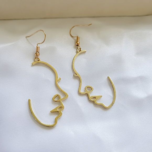 7/$35 Gold Color Face Earrings. Gold Picasso Face Statement Earrings - Picture 2 of 5